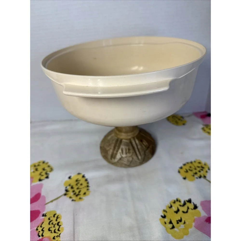 Tupperware vintage microwave